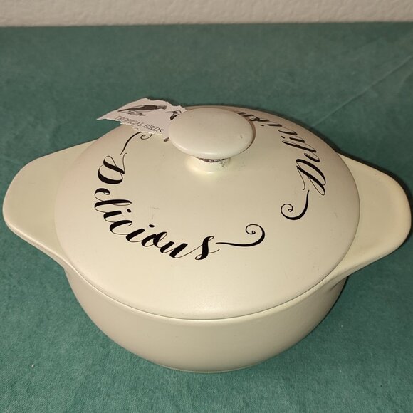 Delicious Ceramic Pot with Lid farmhouse cottage core granny chic Grandma core - Picture 1 of 8